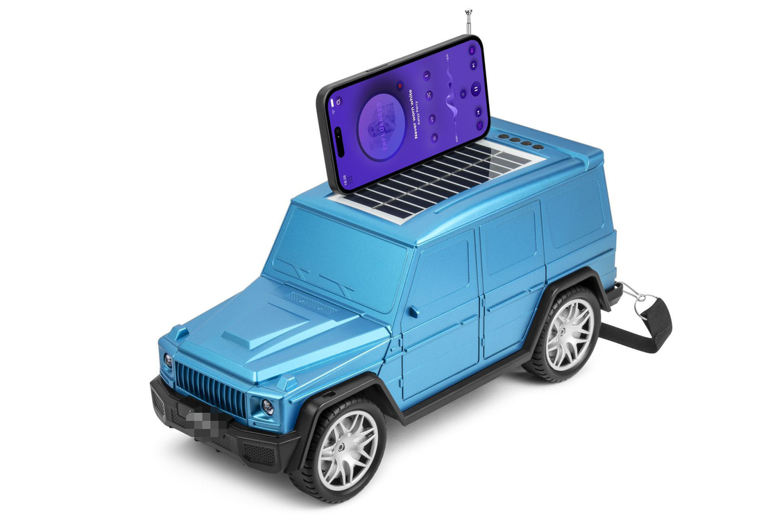 L' altoparlante bluetooth a forma di auto combina una torcia solare e funzioni radio per viaggiare in casa all' aperto