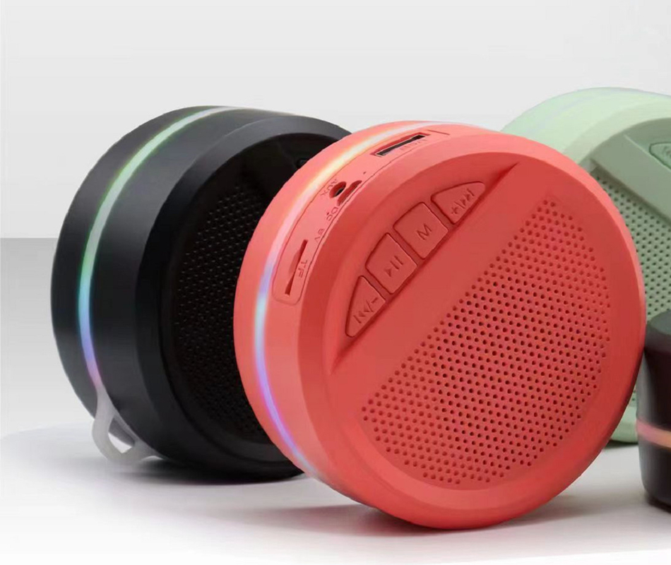 Altoparlante Bluetooth: supporta Bluetooth, AUX, scheda TF, radio FM, altoparlante da 40 mm, portatile, batteria da 300 mAh, ricarica USB, connessione cablata AUX-IN