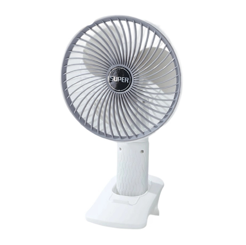 Ventilatore grigio multi-posizione 4-in-1 (a clip/sospensione/supporto/portatile), due versioni: ventilatore a batteria con 3 velocità, ventilatore con spina diretta con 1 velocità.